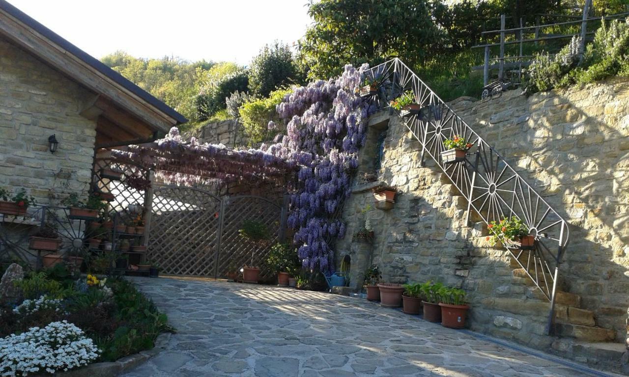 Ca D' Fefi Bed and Breakfast Gorzegno Eksteriør billede